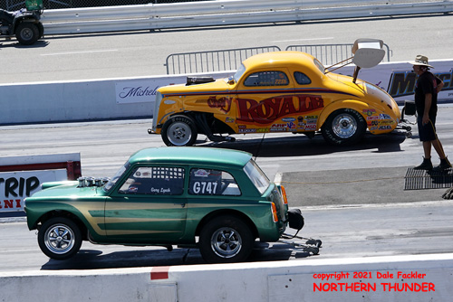Gary Lynch - C/G - #G747 - '53 Austin (near lane) 
vs Wayne Carroll - C/G - #7286 - '37 Chevy - 'Chevy Royale' (far lane)